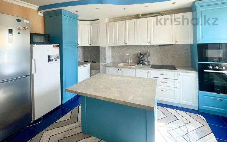 5-бөлмелі пәтер · 98.2 м² · 1/5 қабат, Камзина 12, бағасы: 23 млн ₸ в Аксу — фото 17