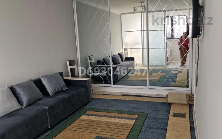 1-комнатная квартира · 50 м² · 4/13 этаж, мкр Астана, 1/18 — Саина шаляпина за 280 000 ₸ в Алматы, Ауэзовский р-н — фото 2