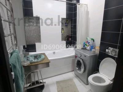 2-бөлмелі пәтер · 80 м² · 8/8 қабат, мкр Нурсая, Мкрн Нурсая 47А — Возле APEK и НИШ школы, бағасы: 250 000 ₸ в Атырау