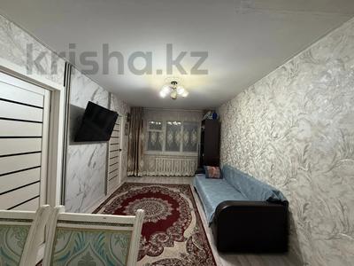 3-комнатная квартира · 46.9 м² · 1/5 этаж, мкр Юго-Восток, Строителей — магазин Океан за 14.8 млн ₸ в Караганде, Казыбек би р-н