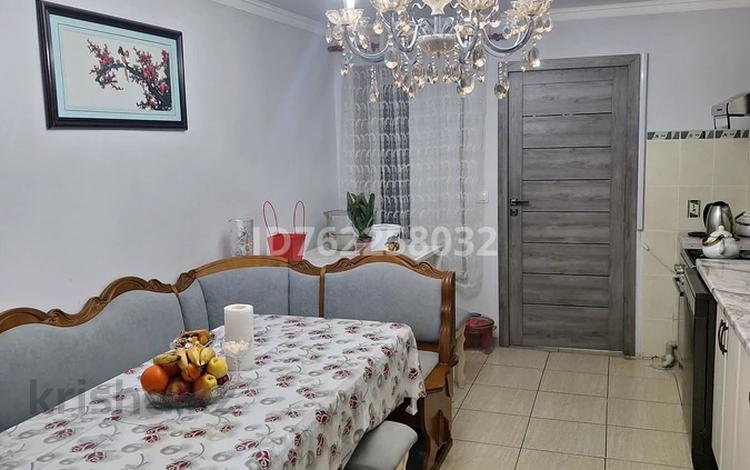 3-комнатная квартира · 101 м² · 2/2 этаж, Карцаг (50-лет СССР) 15 — Район Военкомат, напротив здания ДОСААФ за 20 млн ₸ в Мерке — фото 2