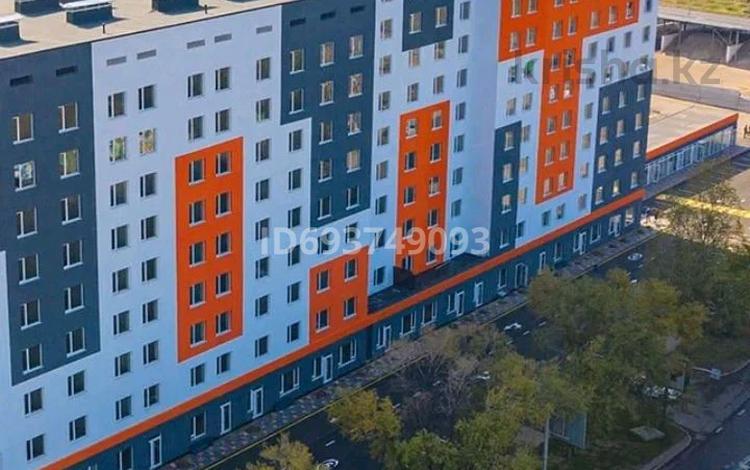 1-комнатная квартира, 30 м², 8/12 этаж, мкр Аксай-1, Райымбека 522/1 — Улица Райымбек, Момышұлы за 23 млн 〒 в Алматы, Ауэзовский р-н — фото 2