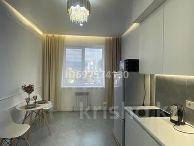 1-комнатная квартира, 40 м², 12/13 этаж посуточно, Кабанбай батыра 252 — Айтиева за 25 000 〒 в Алматы, Алмалинский р-н