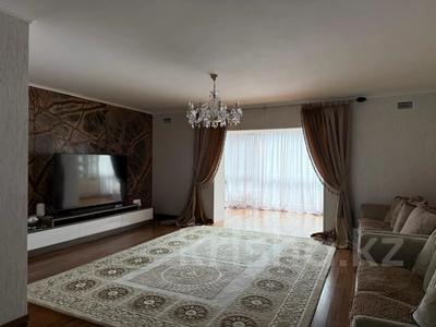 4-бөлмелі пәтер · 306.6 м² · 3/3 қабат, Аль фараби 19, бағасы: 138 млн ₸ в Костанае