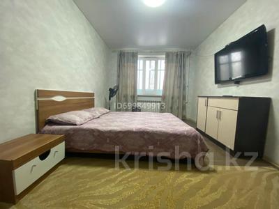 1-комнатная квартира · 37 м² · 1/5 этаж, мкр 8, Марат Оспанова 58 за 8 000 〒 в Актобе