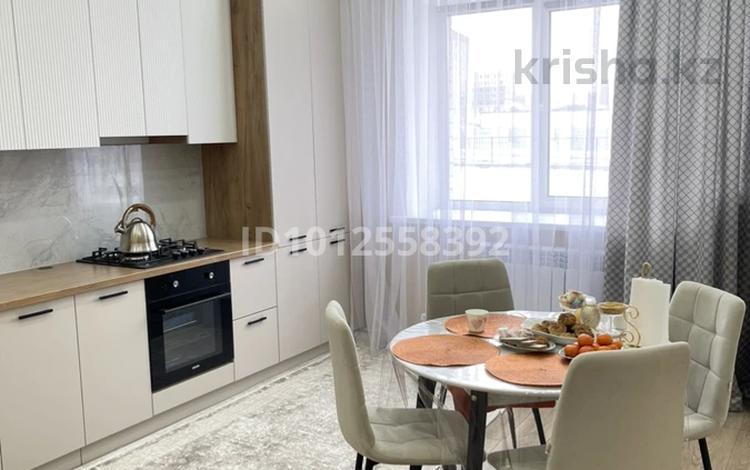 2-бөлмелі пәтер · 90 м² · 1/9 қабат, мкр. Алтын орда, Микрорайон Батыс-2 352, бағасы: 35.5 млн ₸ в Актобе — фото 3