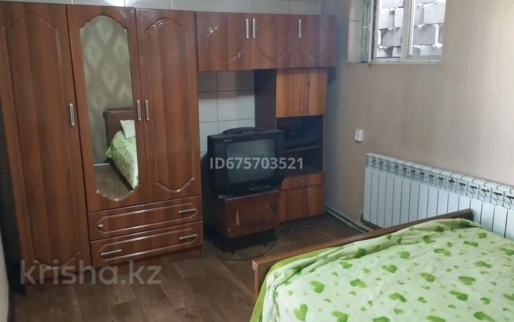 Отдельный дом • 1 комната • 40 м² • помесячно, Толстого 9 — Казахстанская Жансүгурова