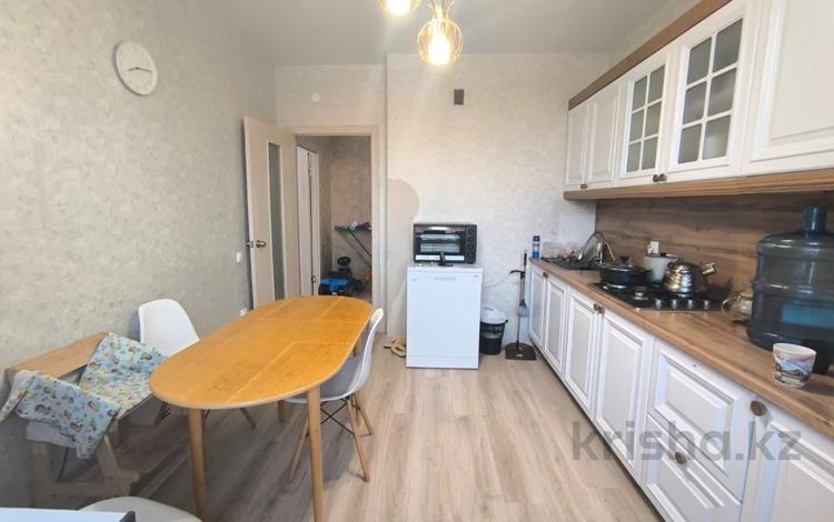 3-комнатная квартира · 80 м² · 6/9 этаж, Микрорайон Береке за 37.8 млн ₸ в Костанае — фото 2