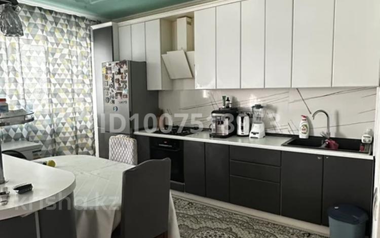 2-комнатная квартира · 66 м² · 3/4 этаж, Бокенбай Батыра 153 за 22 млн 〒 в Актобе, квартал Авиатор-2 — фото 2