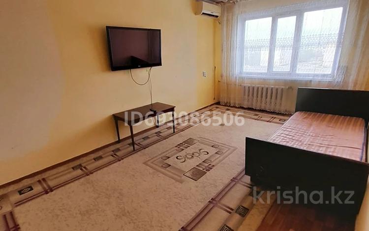 1-бөлмелі пәтер, 32 м², 5/5 қабат ай сайын, Микрорайон Шугла, бағасы: 60 000 〒 в  — фото 2