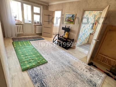 4-комнатная квартира · 60 м² · 5/5 этаж, Жунисова 180 — Юбиляр за 20 млн 〒 в Уральске, мкр Школьник
