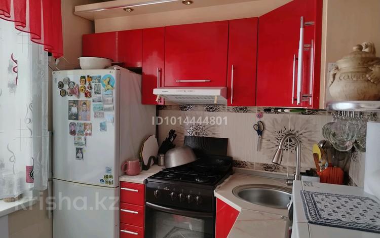 3-бөлмелі пәтер · 62.4 м² · 2/5 қабат, 2 мкр. 70А, бағасы: 6 млн ₸ в Качаре — фото 2
