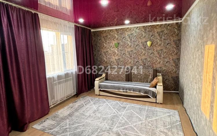 Отдельный дом · 4 комнаты · 160 м² · 15 сот., Достык, Шапагат 6 — Уральск за 19 млн ₸ в Западно-Казахстанской обл. — фото 3
