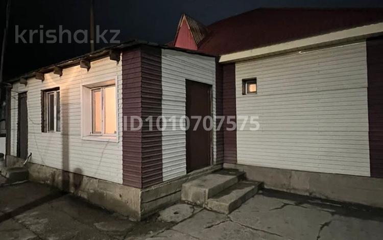 Отдельный дом · 4 комнаты · 98.3 м² · 7.7 сот., Буксирная 48Б — Район Затон за 16 млн ₸ в Семее — фото 2