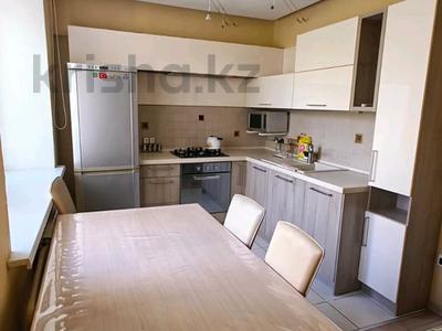 2-комнатная квартира · 50 м² · 5/5 этаж, Кабанбай батыра за 280 000 〒 в Алматы, Алмалинский р-н