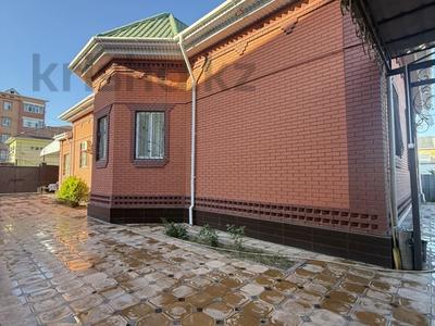 Жеке үй · 10 бөлме · 191.6 м² · 10 жүзд., Абдырахманова 14, бағасы: 95 млн ₸ в 