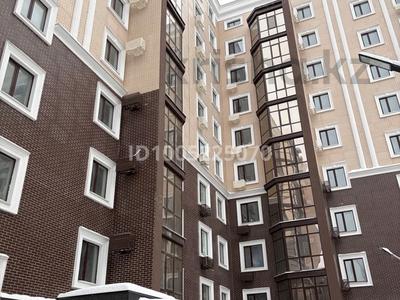 2-комнатная квартира · 81 м² · 7/9 этаж, Молдагулова 5/4 — Жд вокзал за 350 000 〒 в Уральске