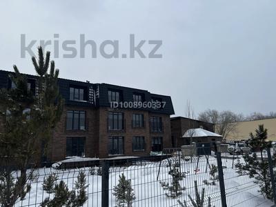 2-комнатная квартира · 58 м² · 1/3 этаж, Гудермеская 104/5 за 23.5 млн 〒 в Караганде, Казыбек би р-н