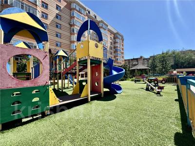 3-комнатная квартира · 160.5 м² · 4/8 этаж, мкр Михайловка , Аманжолова 41 за 115 млн 〒 в Караганде, Казыбек би р-н