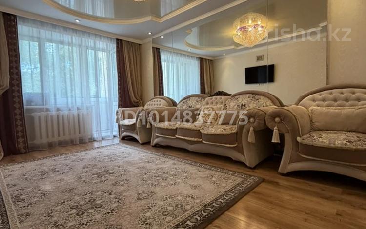 3-комнатная квартира · 65 м² · 3/5 этаж, Республика — Набережная за 350 000 ₸ в Астане, Сарыарка р-н — фото 2