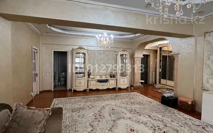 4-комнатная квартира · 150 м² · 6/7 этаж, Муканова 173 за 140 млн ₸ в Алматы, Алмалинский р-н — фото 2