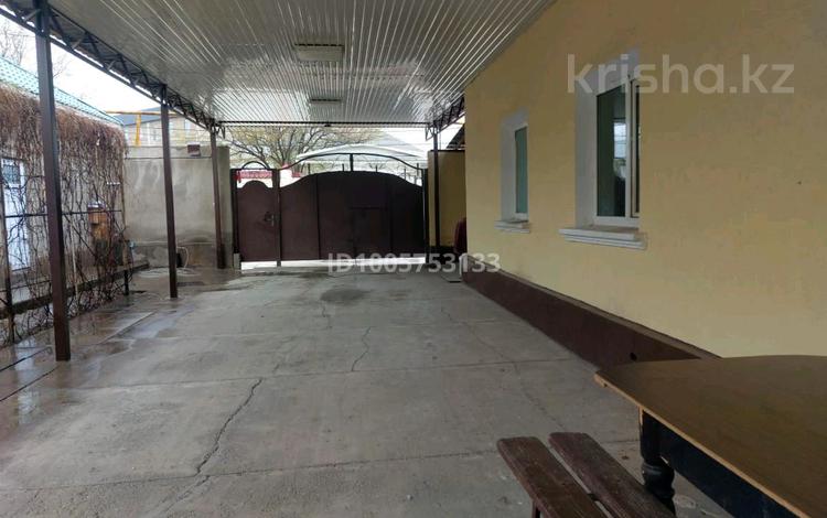 Отдельный дом · 8 комнат · 250 м² · 8 сот., мкр Самал-1 — Ғайнижамал хайруллина 13 за 100 млн ₸ в Шымкенте, Абайский р-н — фото 2