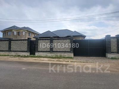 Отдельный дом · 5 комнат · 180 м² · 5 сот., Райымбека 169 — Новый школы за 65 млн 〒 в Абае