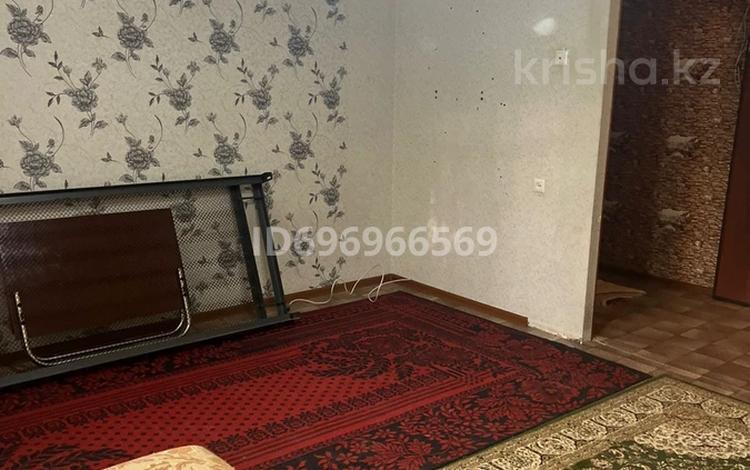 1-комнатная квартира · 40 м² · 2/5 этаж, мкр Юго-Восток, МкрСтепной2 3 за 130 000 ₸ в Караганде, Казыбек би р-н — фото 2