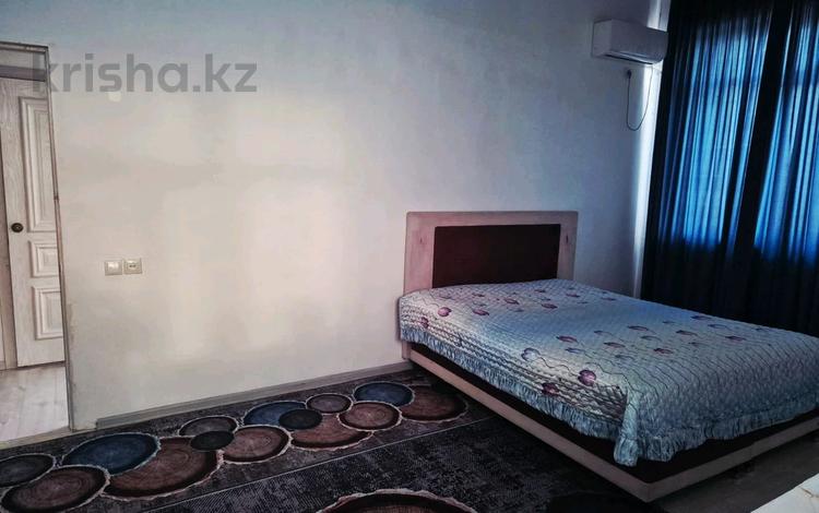 1-бөлмелі пәтер · 65 м², 19-ш/а. 40/1, бағасы: 8 000 ₸ в Актау, 19-й мкр — фото 2