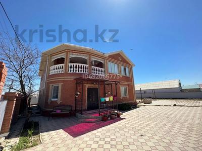 Продажа домов и дачи в Атырауской обл.: Отдельный дом · 7 комнат · 272.1 м² · 11.46 сот., мкр Оркен, Сатан Шореев 20 за 59 млн 〒 Отдельный дом · 7 комнат · 272.1 м² · 11.46 сот., мкр Оркен, Сатан Шореев 20 за 59 млн 〒 в Атырау