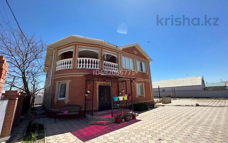 Отдельный дом · 7 комнат · 272.1 м² · 11.46 сот., мкр Оркен, Сатан Шореев 20 за 55 млн 〒 в Атырау — фото 8