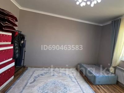 Продажа домов и дачи в Атырауской обл.: Отдельный дом · 2 комнаты · 90 м² · 8 сот., 4 за 17 млн 〒 Отдельный дом · 2 комнаты · 90 м² · 8 сот., 4 за 17 млн 〒 в Зарослом