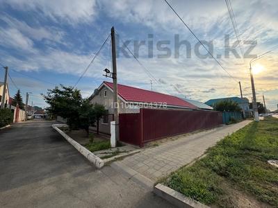 Часть дома · 4 комнаты · 88.5 м² · 1 сот., мкр 8, Братьев Жубановых за 35 млн 〒 в Актобе