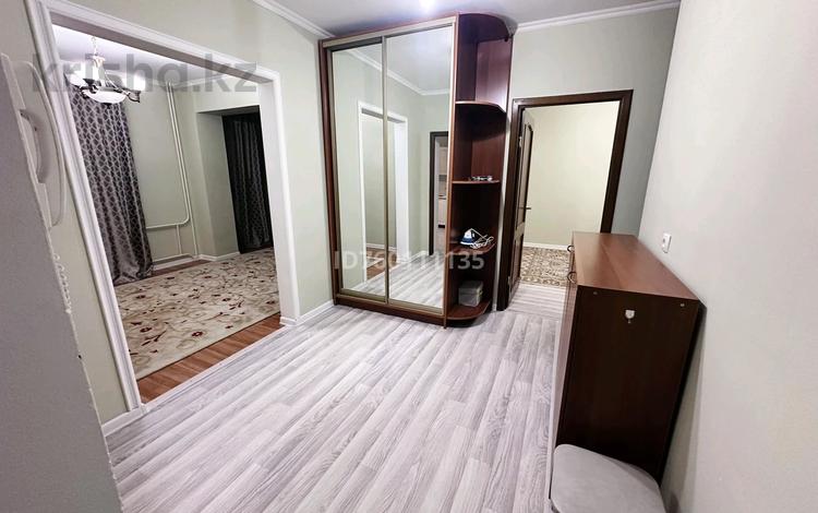 2-комнатная квартира · 80 м², Сатпаев 21а за 300 000 ₸ в Атырау — фото 2