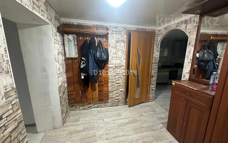 2-бөлмелі пәтер · 49 м² · 1/3 қабат, мкр Шанхай, Чекалина 44Б — Рядом садик номер 39 и 14, бағасы: 5.8 млн ₸ в Актобе — фото 2