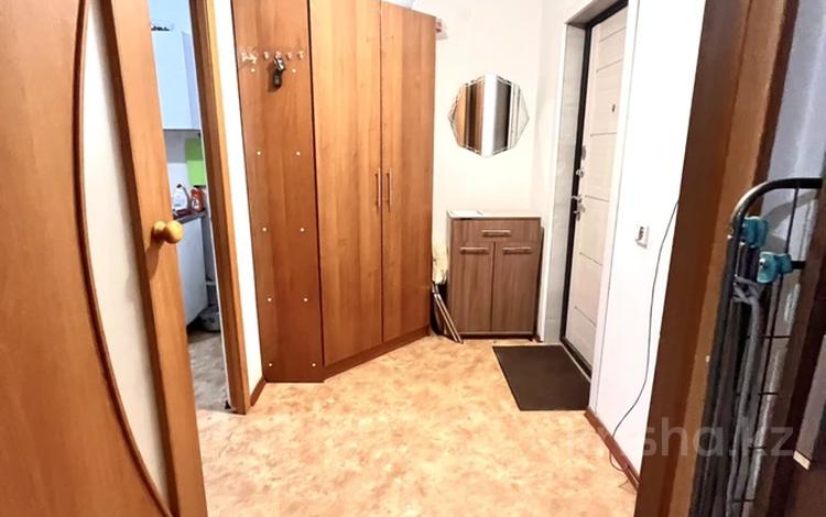 1-комнатная квартира · 38 м² · 2/5 этаж, Кокжал барака 24 за 19 млн ₸ в Усть-Каменогорске — фото 11