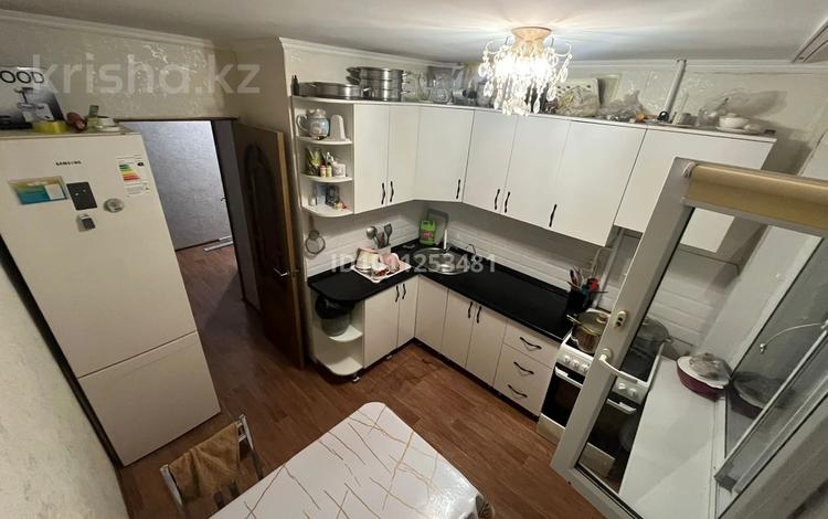 3-бөлмелі пәтер · 70 м² · 8/9 қабат, мкр Юго-Восток, Университетская 29 — Каргу, бағасы: 22 млн ₸ в Караганде, Казыбек би р-н — фото 2