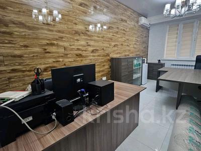 Здание под офис. Свежий ремонт ,тихии охроняемый двор. · 75 м², бағасы: 36 млн 〒 в Шымкенте, Каратауский р-н