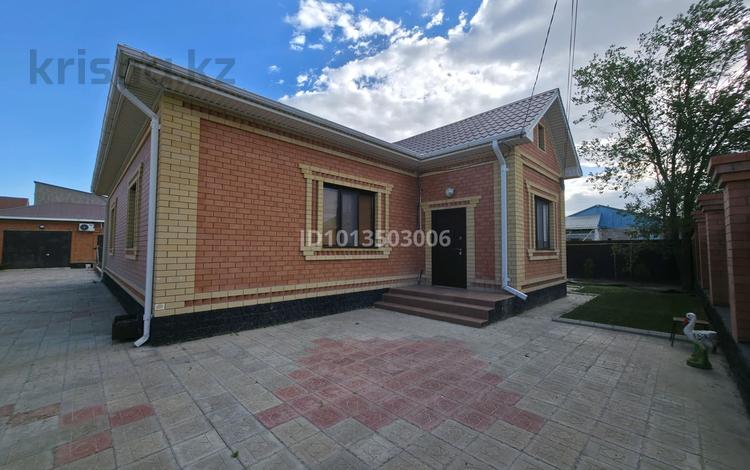 Отдельный дом · 3 комнаты · 174.3 м² · 10 сот., Бердибек Сокпакбаева за 100 млн ₸ в Атырау — фото 2