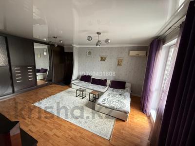 3-комнатная квартира · 66 м² · 5/5 этаж, Чайжунусова 101 за 320 000 〒 в Семее