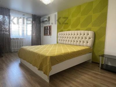 1-бөлмелі пәтер · 30 м² · 2/5 қабат, Центральный ш/а., Махамбета 128, бағасы: 12 000 ₸ в Атырау, мкр Центральный