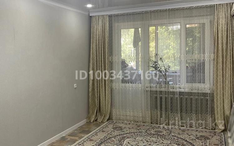 2-комнатная квартира · 44.4 м² · 2/5 этаж, мкр Строитель 10/1 — Возле 5 школы за 15 млн 〒 в Уральске — фото 2