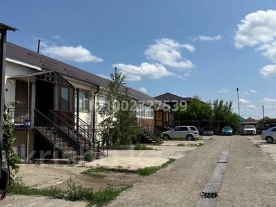 Отдельный дом · 3 комнаты · 107 м² · 2 сот., Яблонева за 28 млн 〒 в Уральске