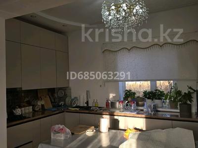 Жеке үй · 8 бөлме · 300 м² · , Сарымолда досмухамедова 174 а — Город Атырау Сарымолда досмухамедова 174а, бағасы: 33 млн ₸ в Балыкшы
