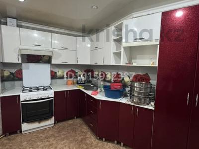 3-бөлмелі пәтер · 80 м² · 1/5 қабат, Сандригайло 53 — 50 лет Октября, бағасы: 160 000 ₸ в Рудном
