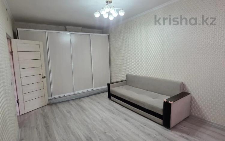 1-бөлмелі пәтер · 36 м² · 5/6 қабат, мкр Кокжиек — Документы проверены/школы и детсады * магазины, аптеки, поликлиника * транспортная развязка в любую часть города/ мебель техника, бағасы: 19 млн ₸ в Алматы, Жетысуский р-н — фото 2
