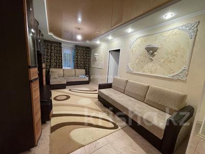 3-комнатная квартира, 65 м², 1/9 этаж посуточно, Назарбаева 32 за 19 000 〒 в Павлодаре