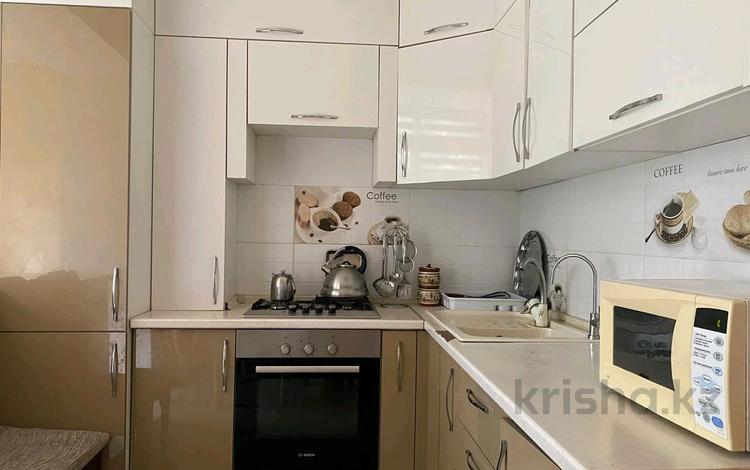 3-комнатная квартира, 70 м², 2/5 этаж, мкр Мамыр-3 16