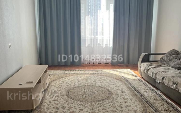 2-комнатная квартира · 70 м² · 3/22 этаж, Нажмеденова 10 за 250 000 ₸ в Астане, Сарайшык р-н — фото 2