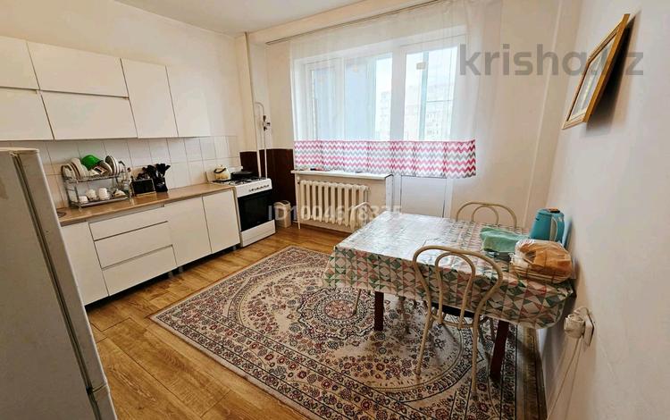 2-комнатная квартира · 70 м² · 4/9 этаж, 10 мкр 21 — 6 Школа -Лицей , больница , #9детский садик за 120 000 ₸ в Аксае — фото 2